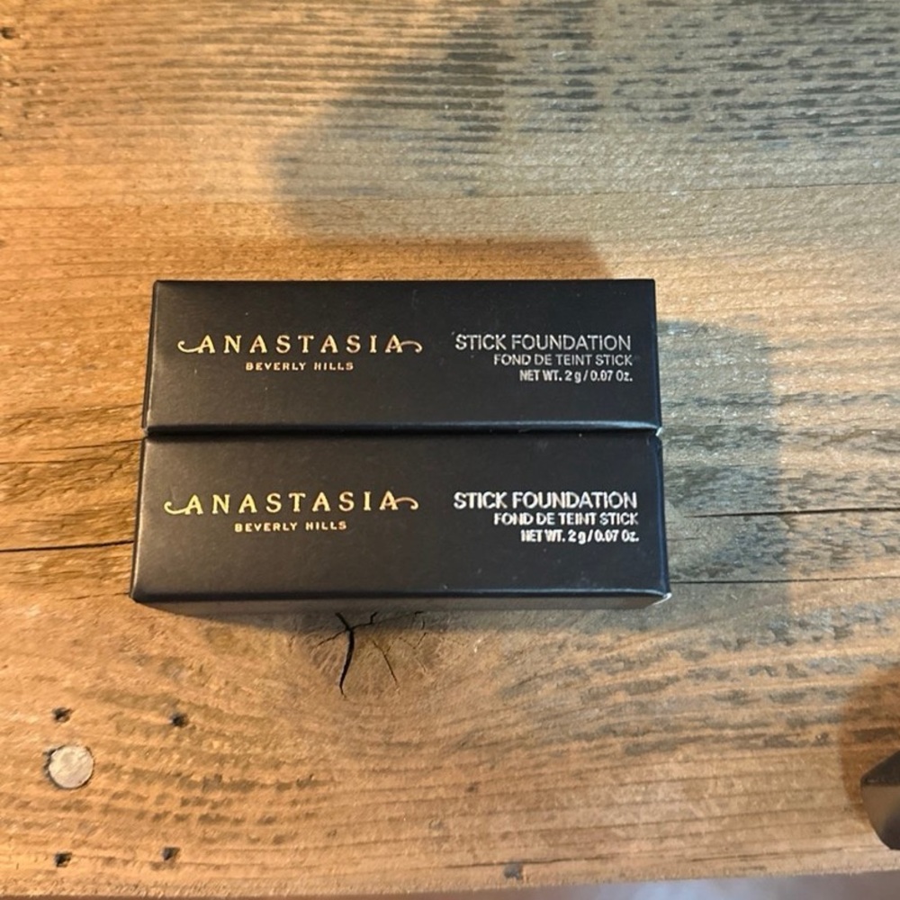 Anastasia Beverly Foundation Sticks